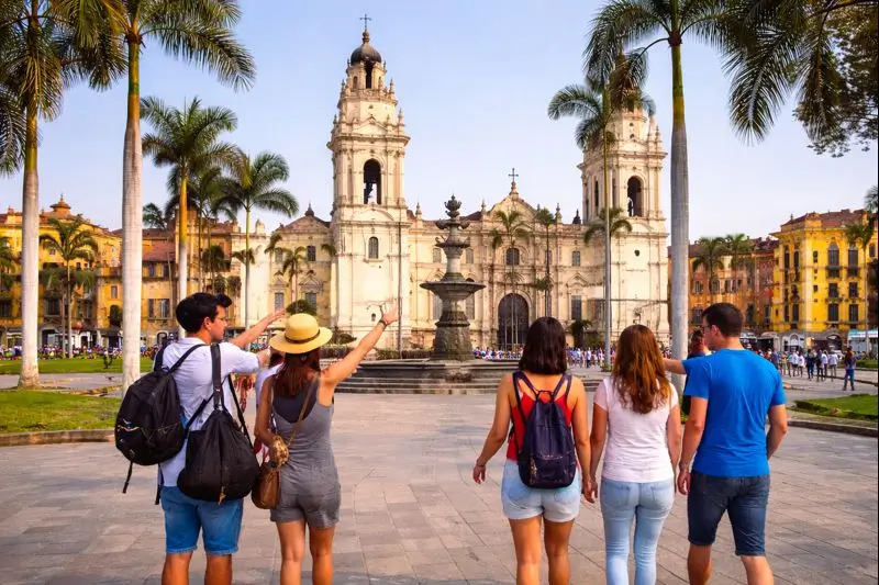 Lima City Tour: Historic Center, Huaca Pucllana & Catacombs with Pisco Sour
